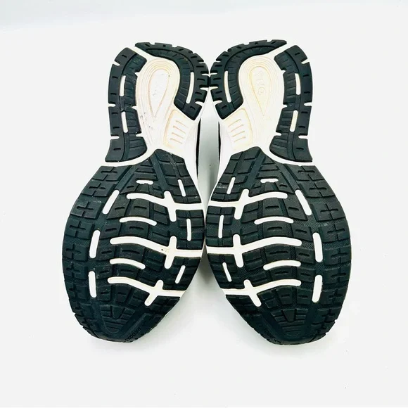 Brooks running shoes Revel 3 Running Shoes Black White Sneakers women size 7.5 - Picture 10 of 10